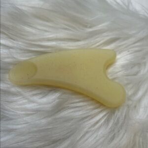 Hanyul facial Gua Sha
